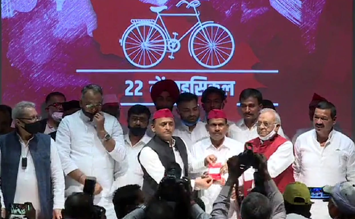 Ayaz, ashvini,  rajeev, manoj join samajvadi party