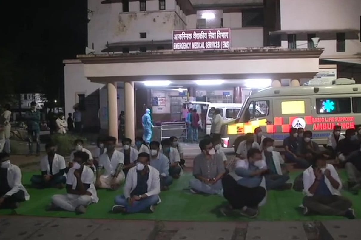 breaking news live news updates 11 april 2021 coronavirus updates india IPL