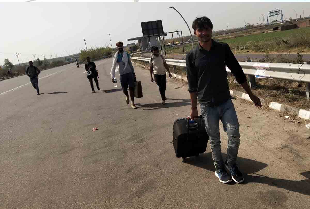 Corona hit on employment, migrants start returning from Delhi