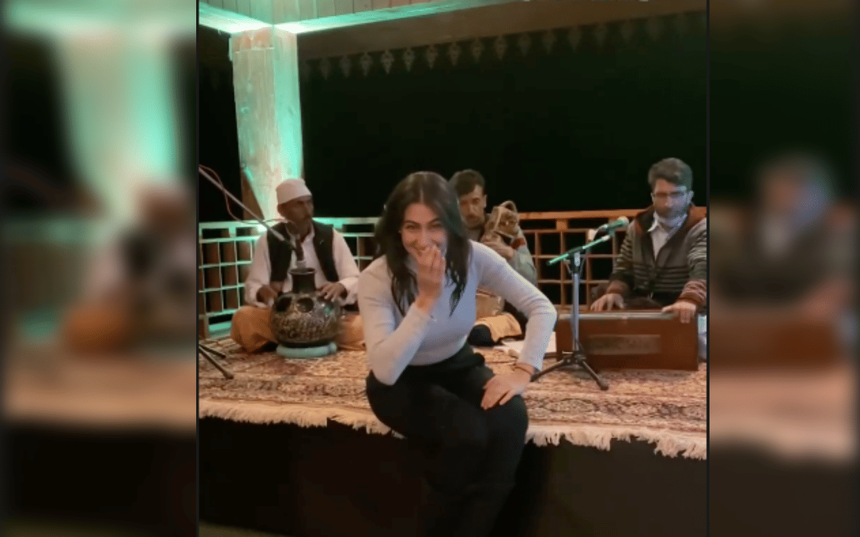 Sara Ali Khan visited gulmarg with ibrahim ali khan shared photo on instagram