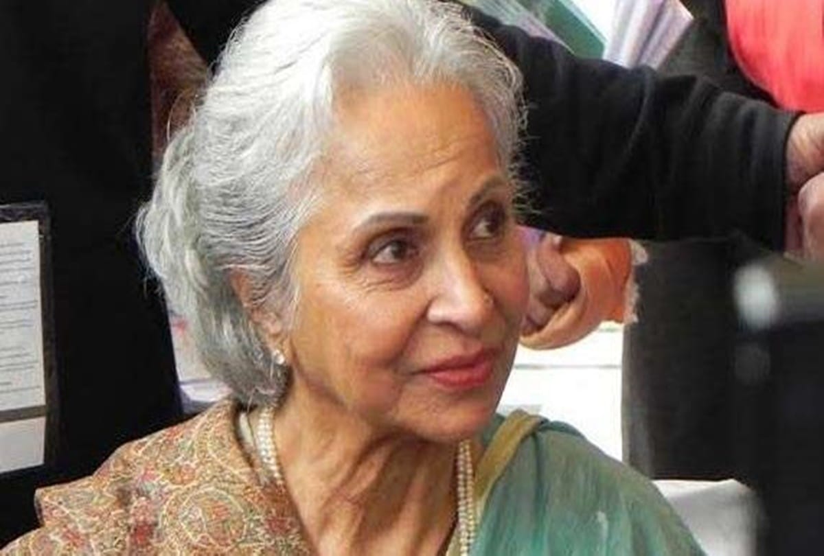 Waheeda Rehamn goes snorkelling with dauhter at the age of 83 see viral photo