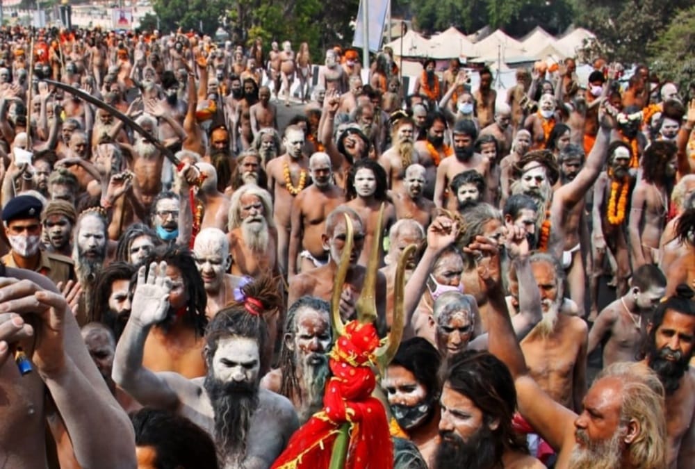 Kumbh mela 2021 Somvati Amavasya Snan: 35 Lakh Devotees Doing Shahi Snan and Covid 19 Rules Broken Photos