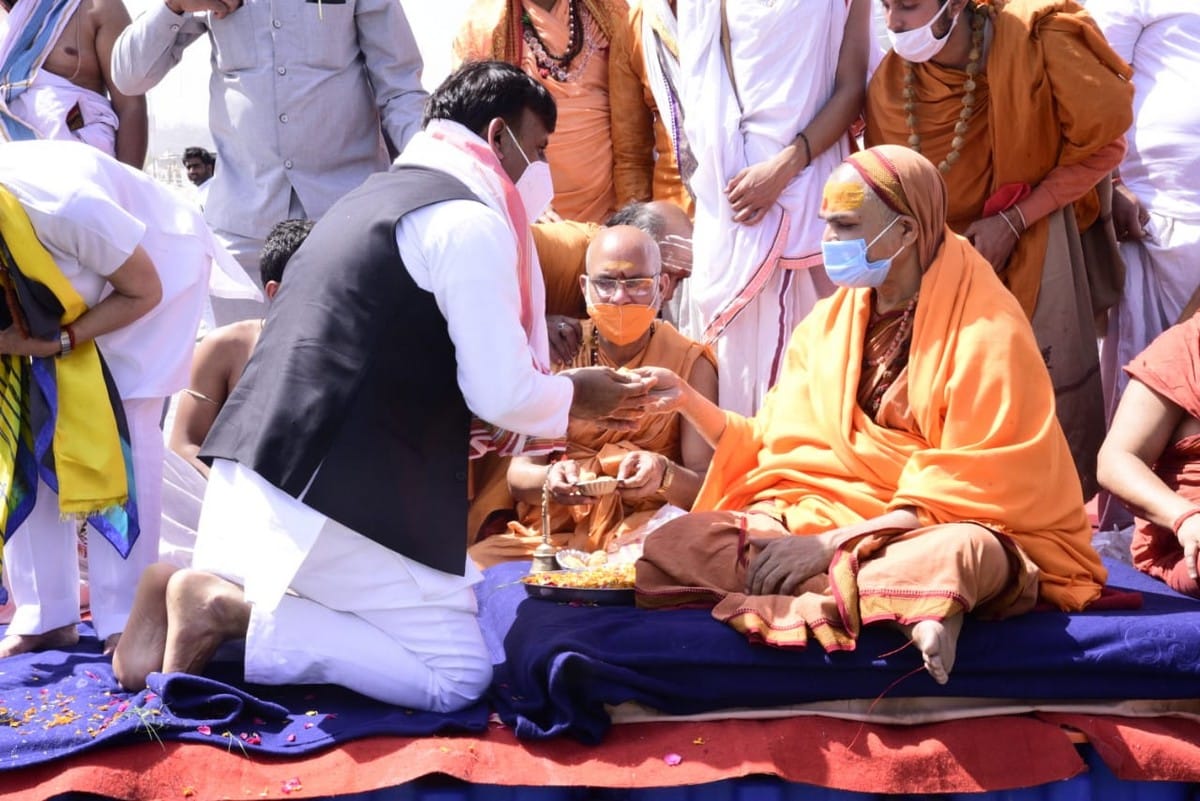 uttarakhand news: up former cm akhilesh yadav corona positive, after haridwar kumbh visit