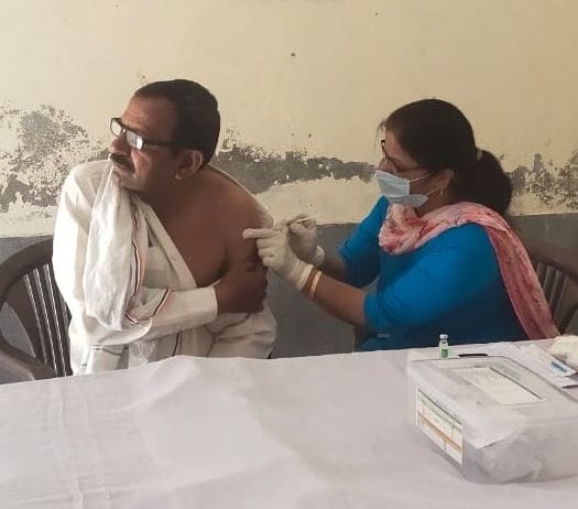 4676 people got corona vaccine at 33 places in the district