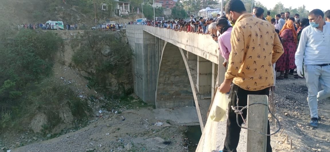 lady comittted sucide in bilaspur