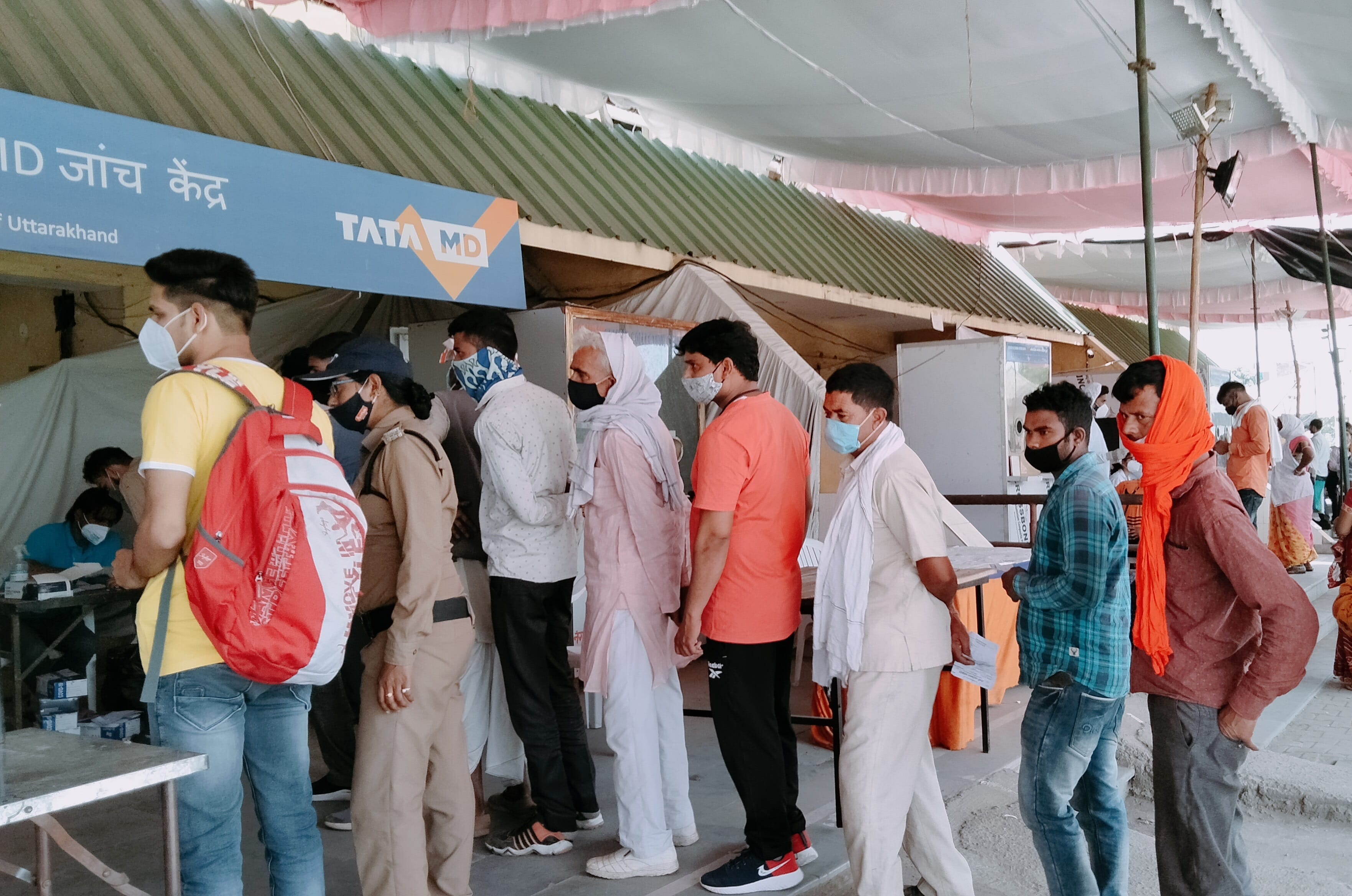 Haridwar Kumbh mela 2021: Heavy Crowd on Narsan Border For Going To Shahi snan Photos