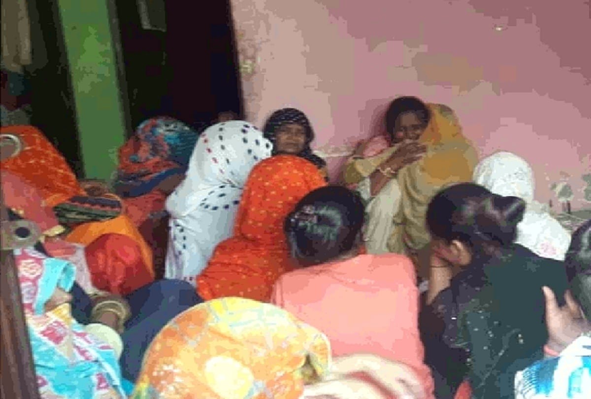 Cleaners died in collectorate at Ghaziabad He came to cut election duty