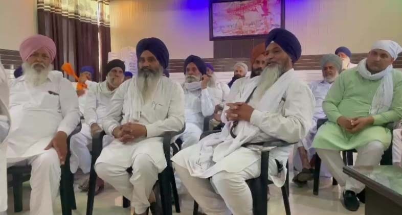 Controversy over Gurdwara Thada Sahib deepens, local committee demands police to stop Daduwal