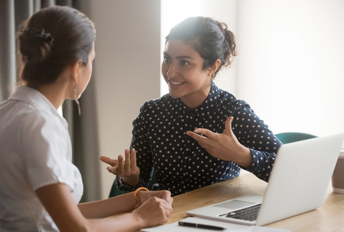 Friendship Tips: Know About Signs That Your Friend Is Hiding Something From You 