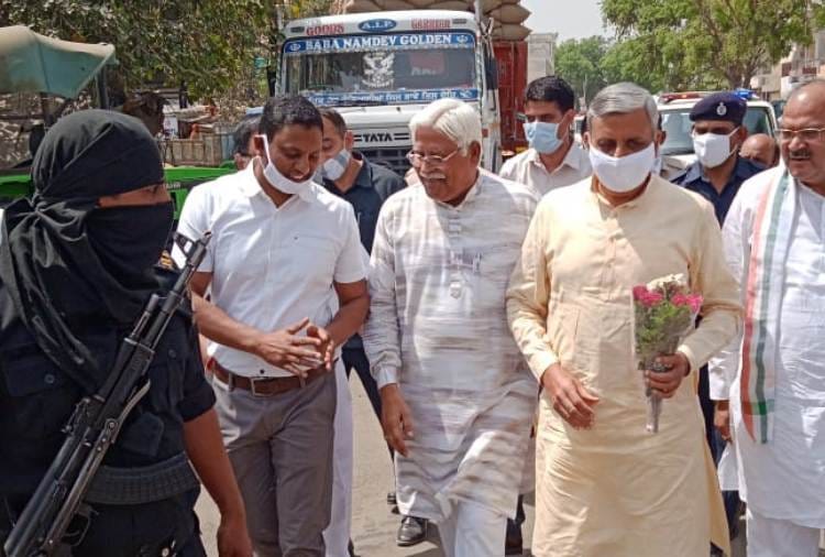 Haryana Agriculture Minister JP Dalal reached Rewari Grain Mandi