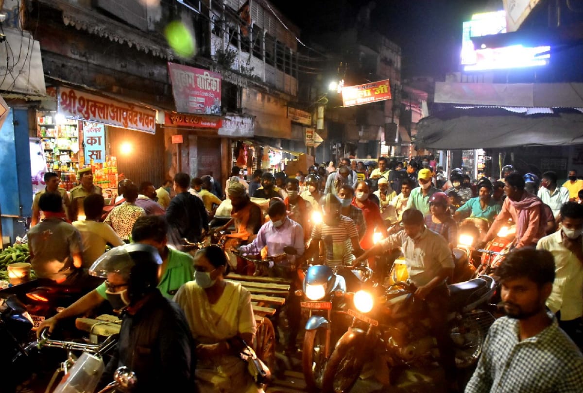 Gorakhpur night curfew first day Silence on streets due to Police guarding