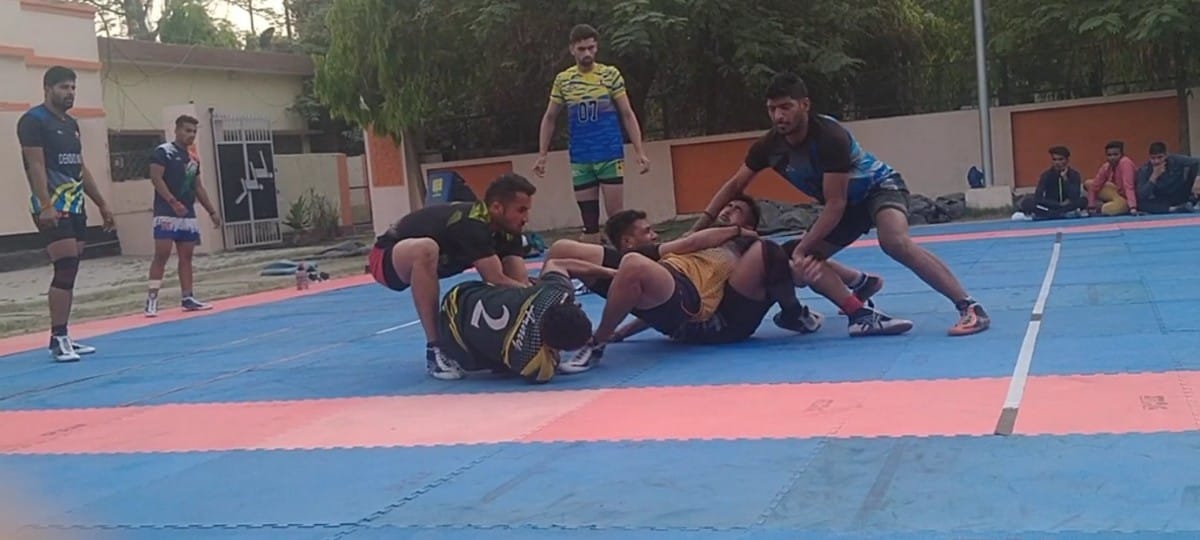 Kabaddi team leaves for Ayodhya after 15 days national camp in varanasi