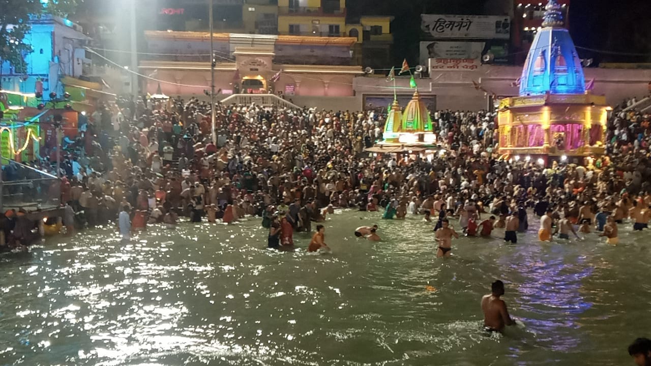 Kumbh mela 2021: Somvati Amavasya Shahi Snan on today in haridwar, watch photos