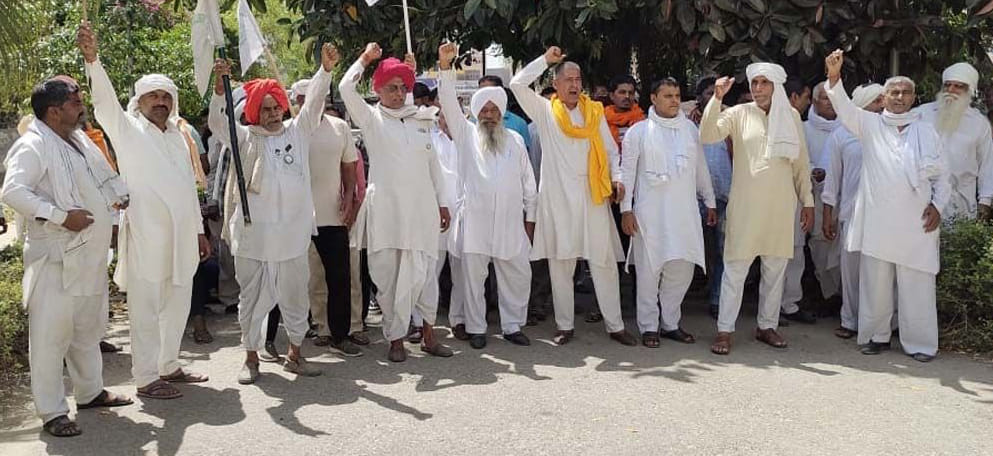 Bakiu gave a two-hour sit-in at the Market Committee office in Kaithal