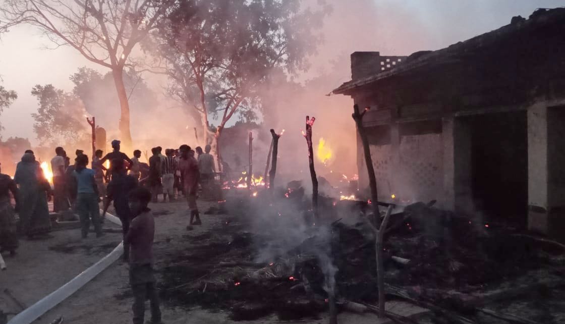 29 houses burnt by fire