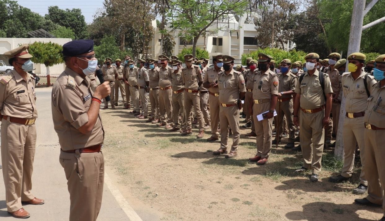 700 police man go for election duty