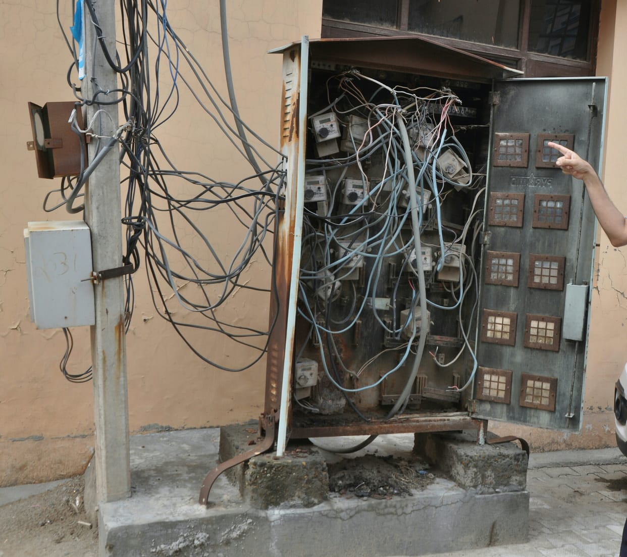 Open meter box invites accident