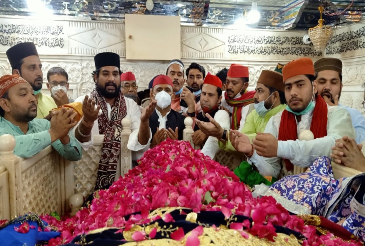 uttarakhand news : Countless figure including many former prime ministers have reached at piran kaliyar dargah.