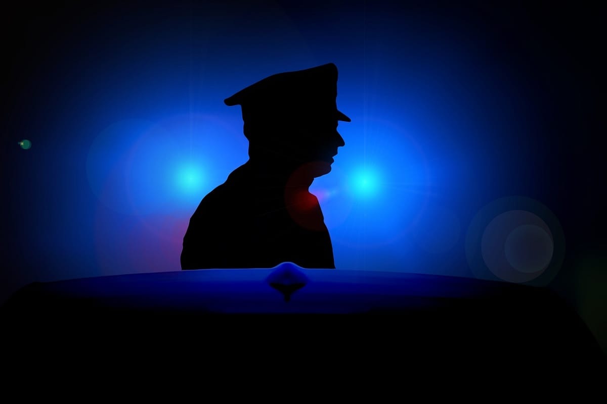 Tamil Nadu policeman transferred for beating restaurant employees and customers viral video