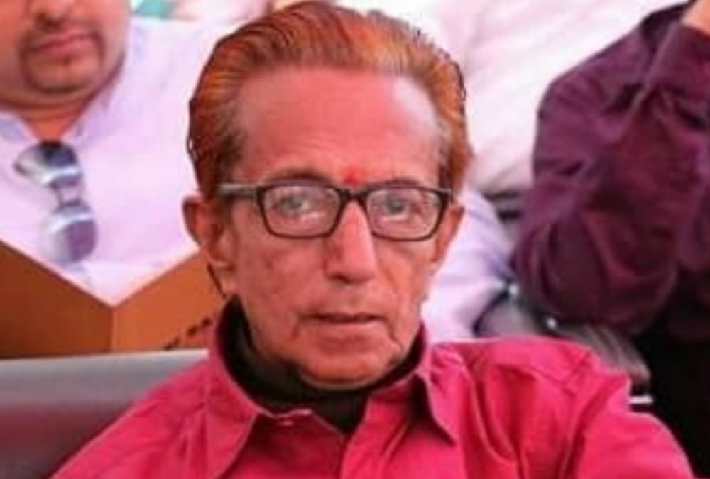 Historian Yogesh Praveen passes away.