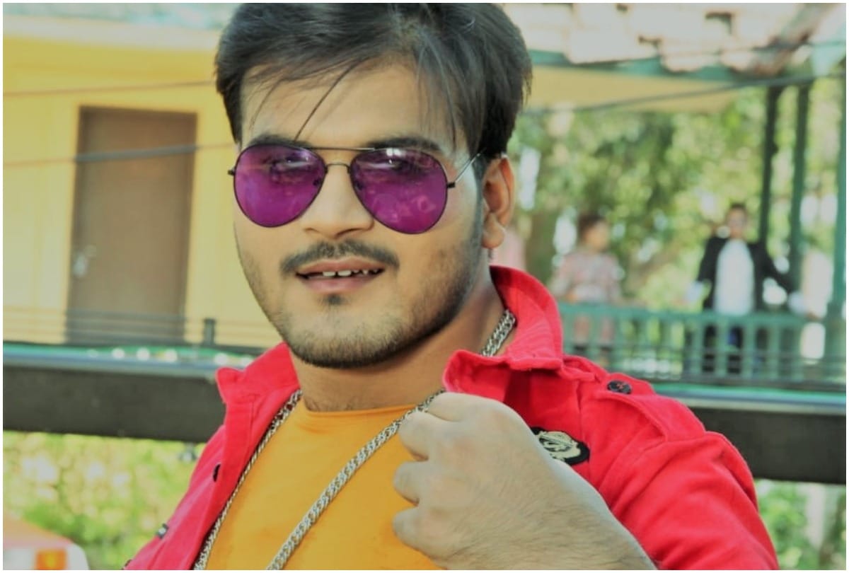 Bhojpuri Singer Arvind Akela Kallu Started DJ Service Shares Song Poster With Funny Caption