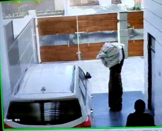 Two women took away the jewelery and cash chest  in Panipat