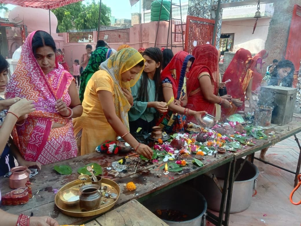 no kovid protocall in temple