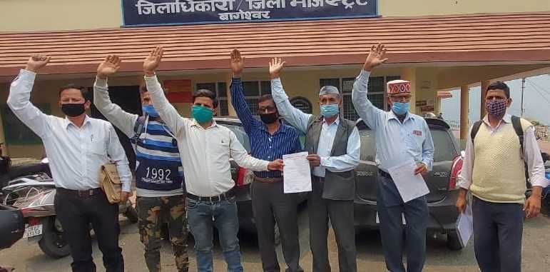 Demonstration of villagers for the demand for construction of motorways