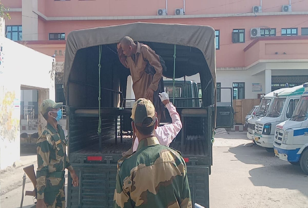 BSF personnel detained an intruder in RS Pura sector of Jammu division