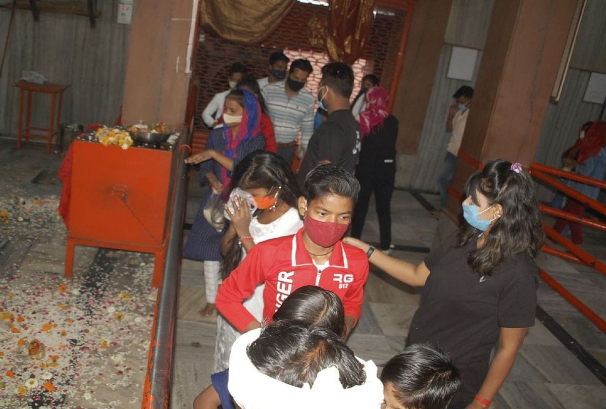 Chaitra Navratri Poja In Kaila Devi Mandir With Covid Guide Line
