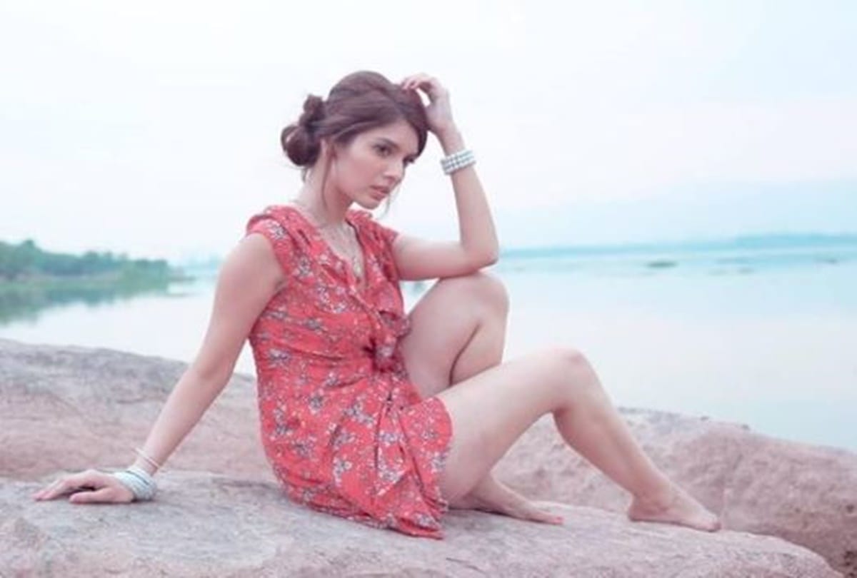 Kaptaan film actress saeeda imtiaz share her bikini looks users trolled her