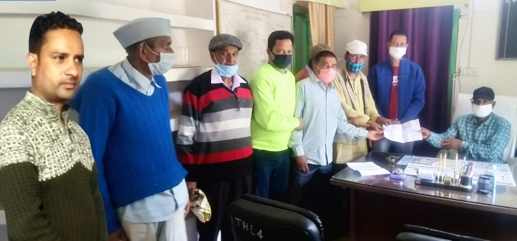 Chhamiyans protest against forcible cutting of road in the land of Tok