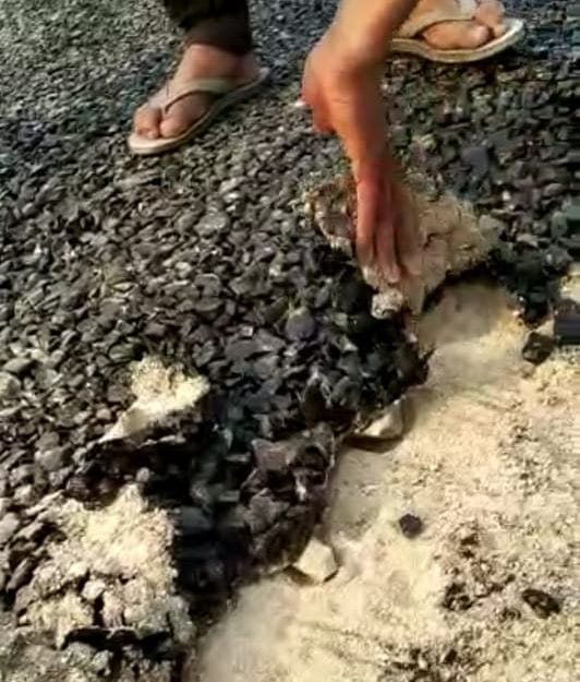 Youth agitated by poor asphalt in Jaulari-Jairoli road