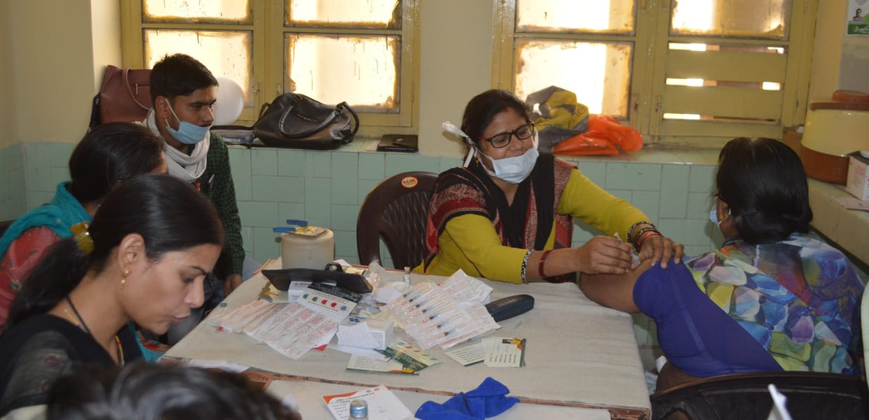 62 People Covid Positive in aligarh