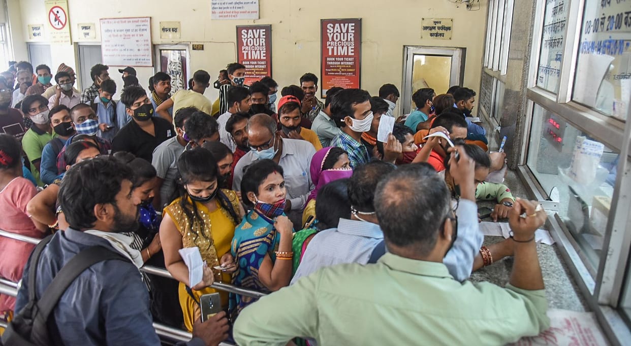 As soon as opening, crowds gathered at reservation center, people forgot social distance at Chandigarh railway station