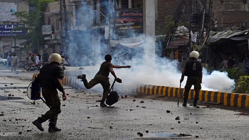 Pakistan France Tension : Will government throw out french ambassador from pakistan, see what tehreek-e-labbaik said