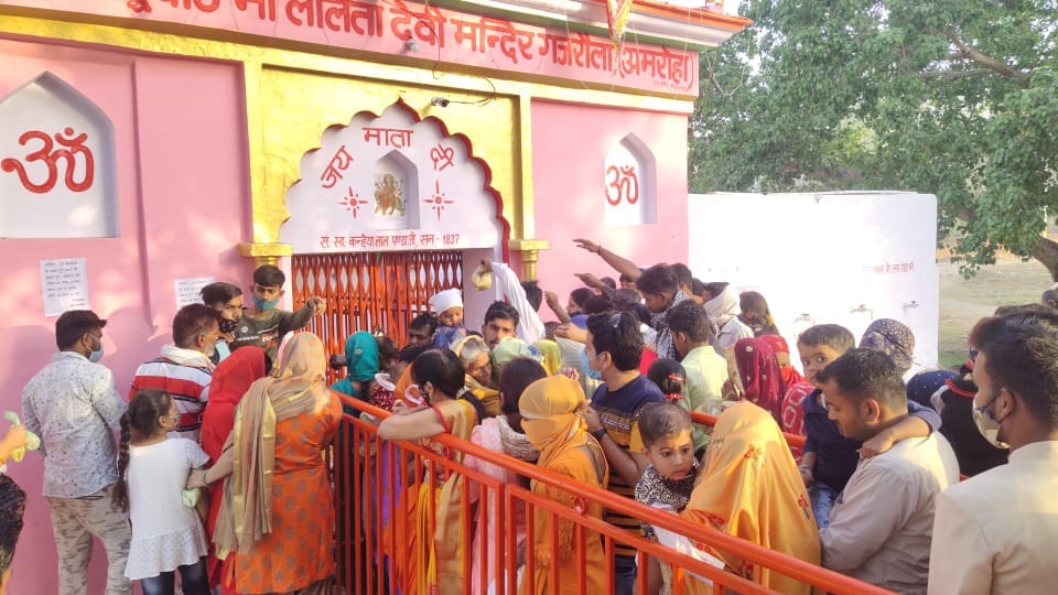 Police closed the doors of the temple, devotees created a ruckus