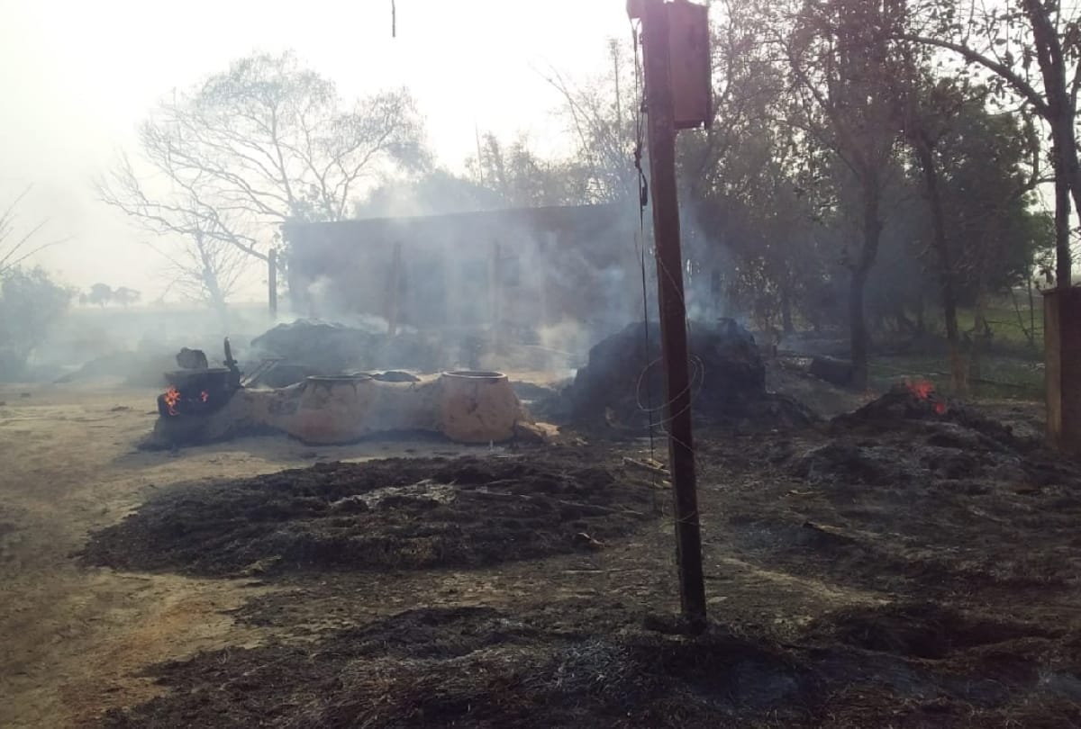 Fire in many houses burnt and woman died at gorakhpur