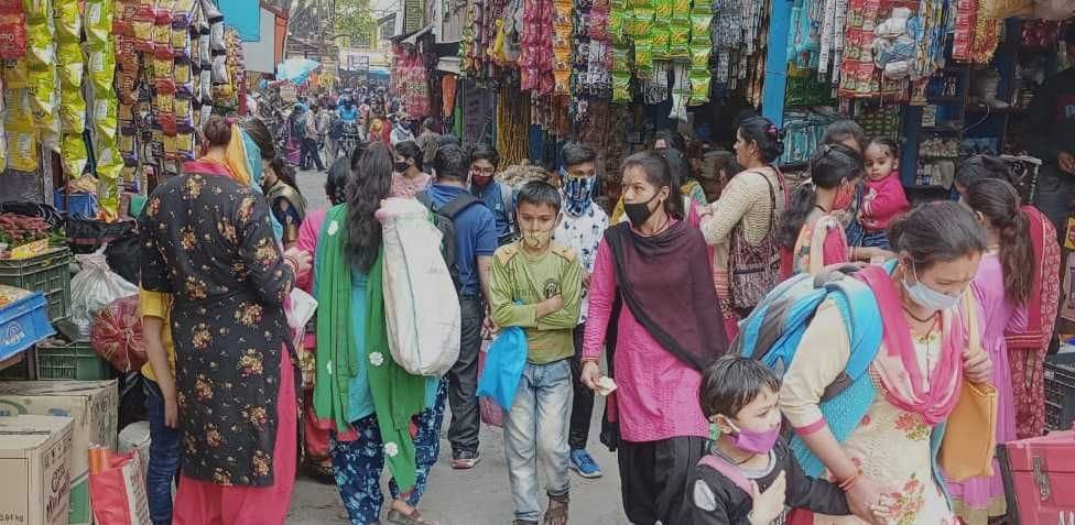 Social distancing is not being followed in Bageshwar