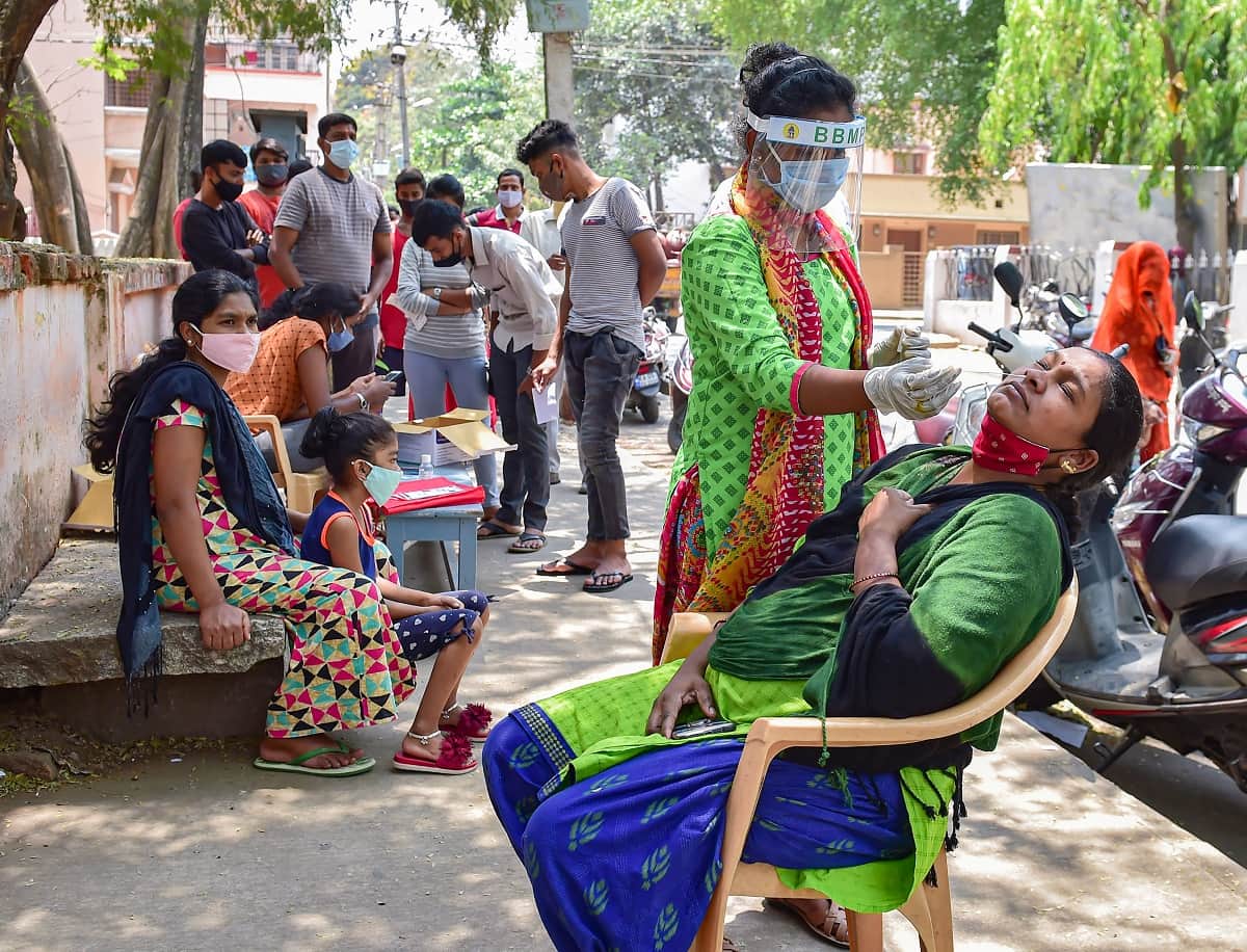 world shocked by new variant of Corona but gorakhpur health department careless