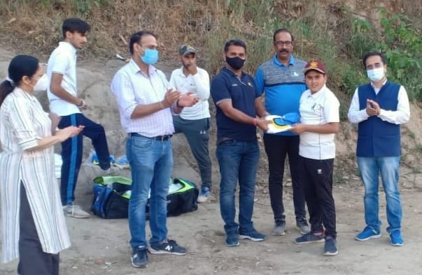 HPCA distributes cricket kit to players