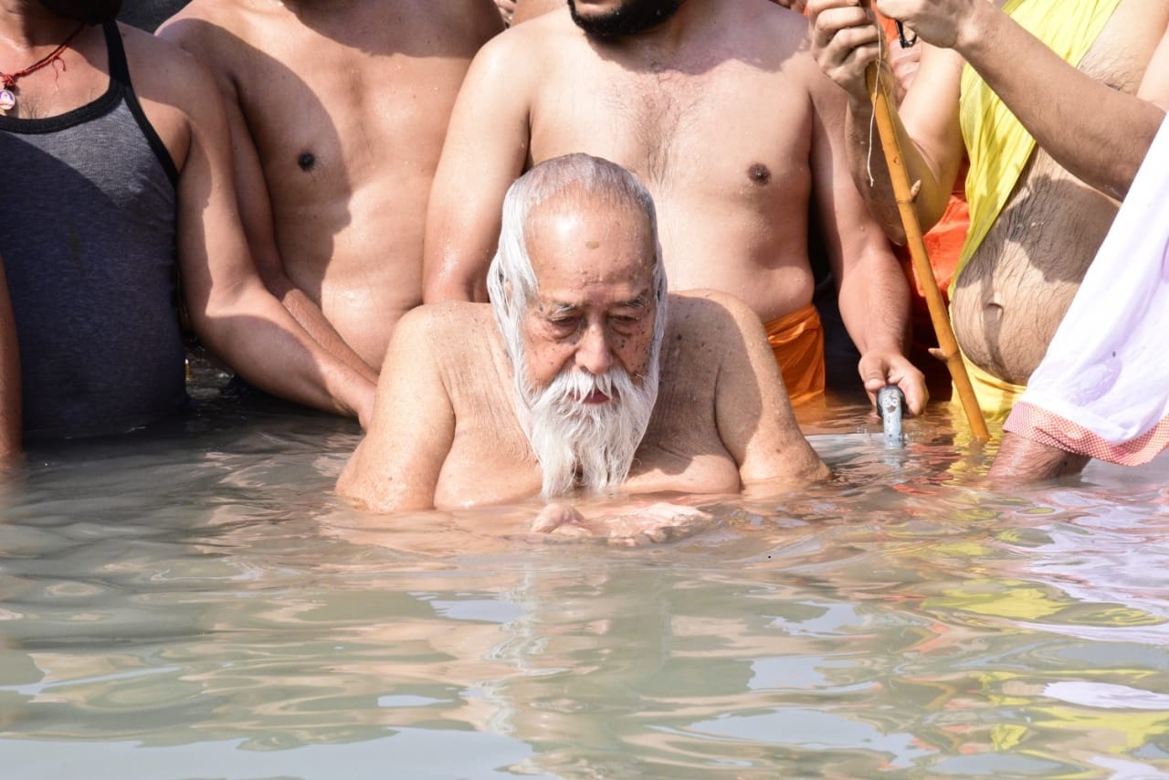 Kumbh Mela 2021: Third Shahi Snan Today in Haridwar, akhara saint took holy dip in ganga
