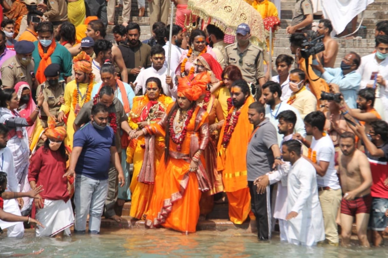 Kumbh Mela 2021: Third Shahi Snan Today in Haridwar, akhara saint took holy dip in ganga