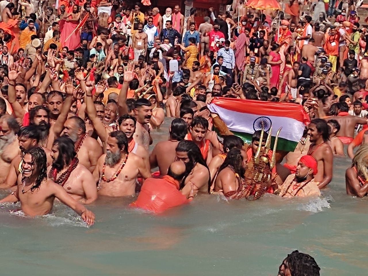 Kumbh Mela 2021: Third Shahi Snan Today in Haridwar, akhara saint took holy dip in ganga
