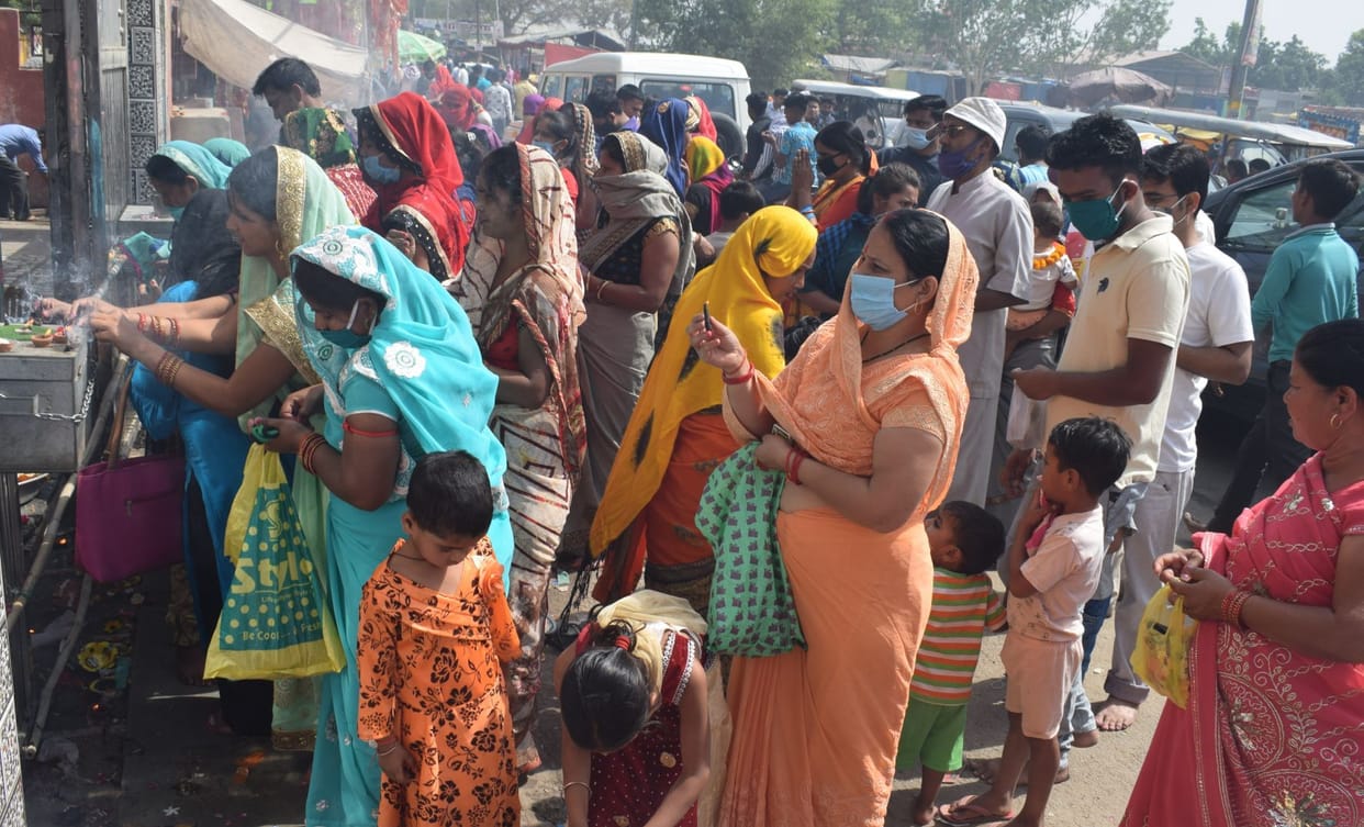 ???????: Mainpuri: Devotees could not enter Shitala Devi and Kali Mata temple