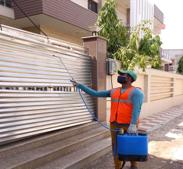 Mathura: Sanitization doing 140 hand spray machines in 70 wards of Municipal Corporation