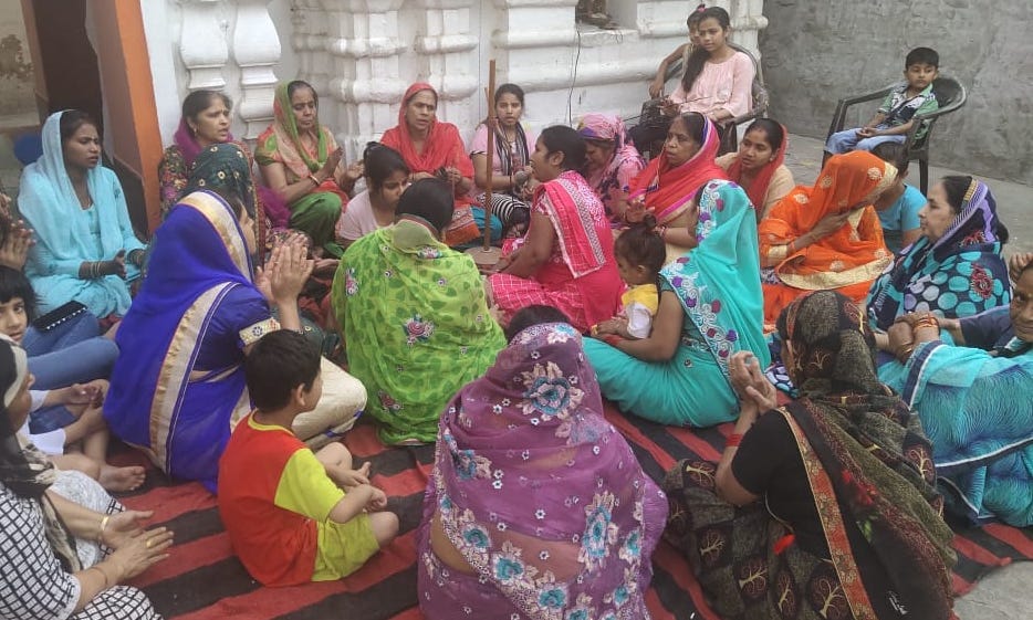Devotees offer prayers on fast