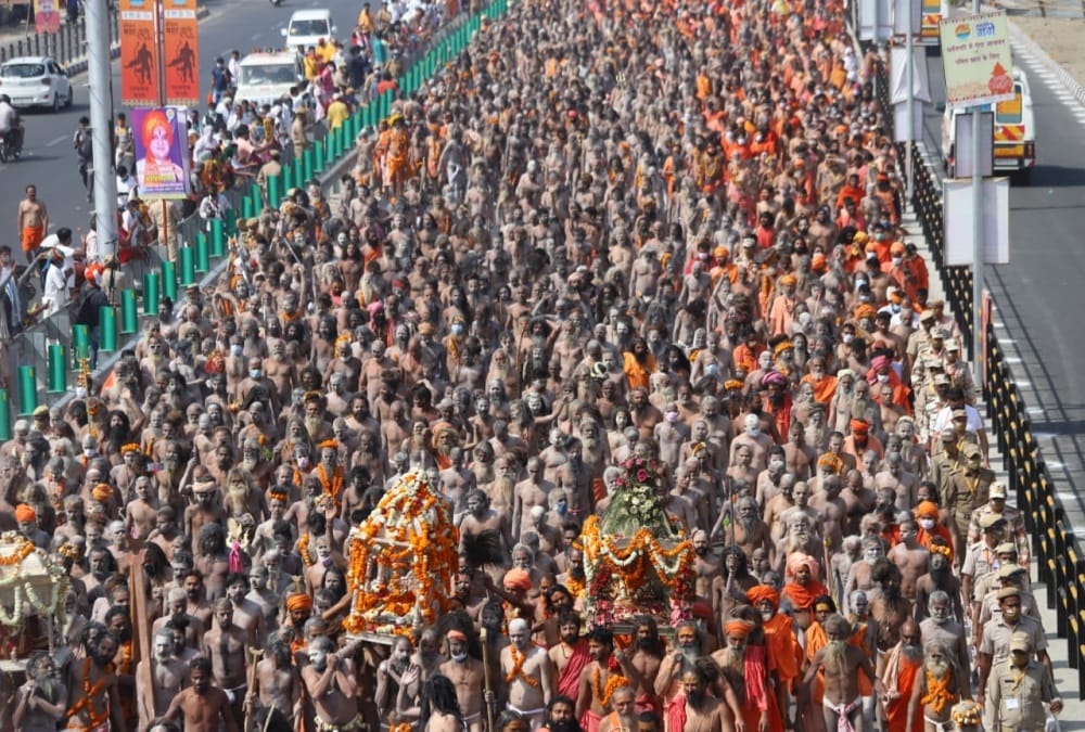 Maha Kumbh Mela 2021: Saints Grand Julus in Haridwar During Coronavirus Fear Photos