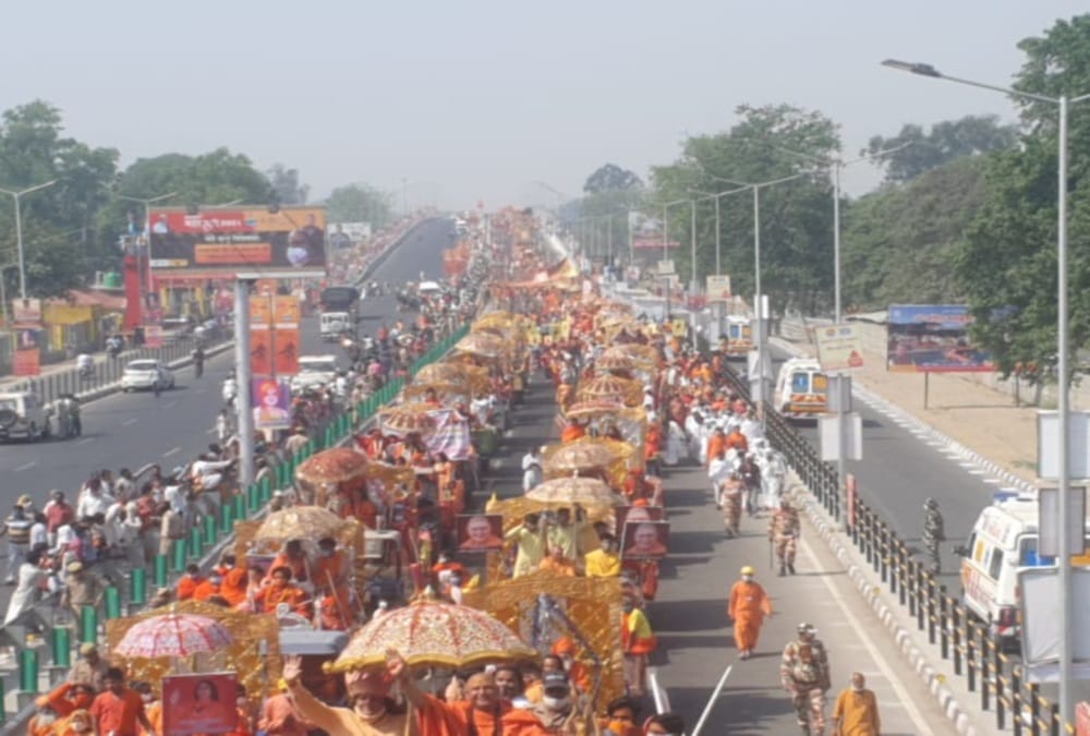 Maha Kumbh Mela 2021: Saints Grand Julus in Haridwar During Coronavirus Fear Photos