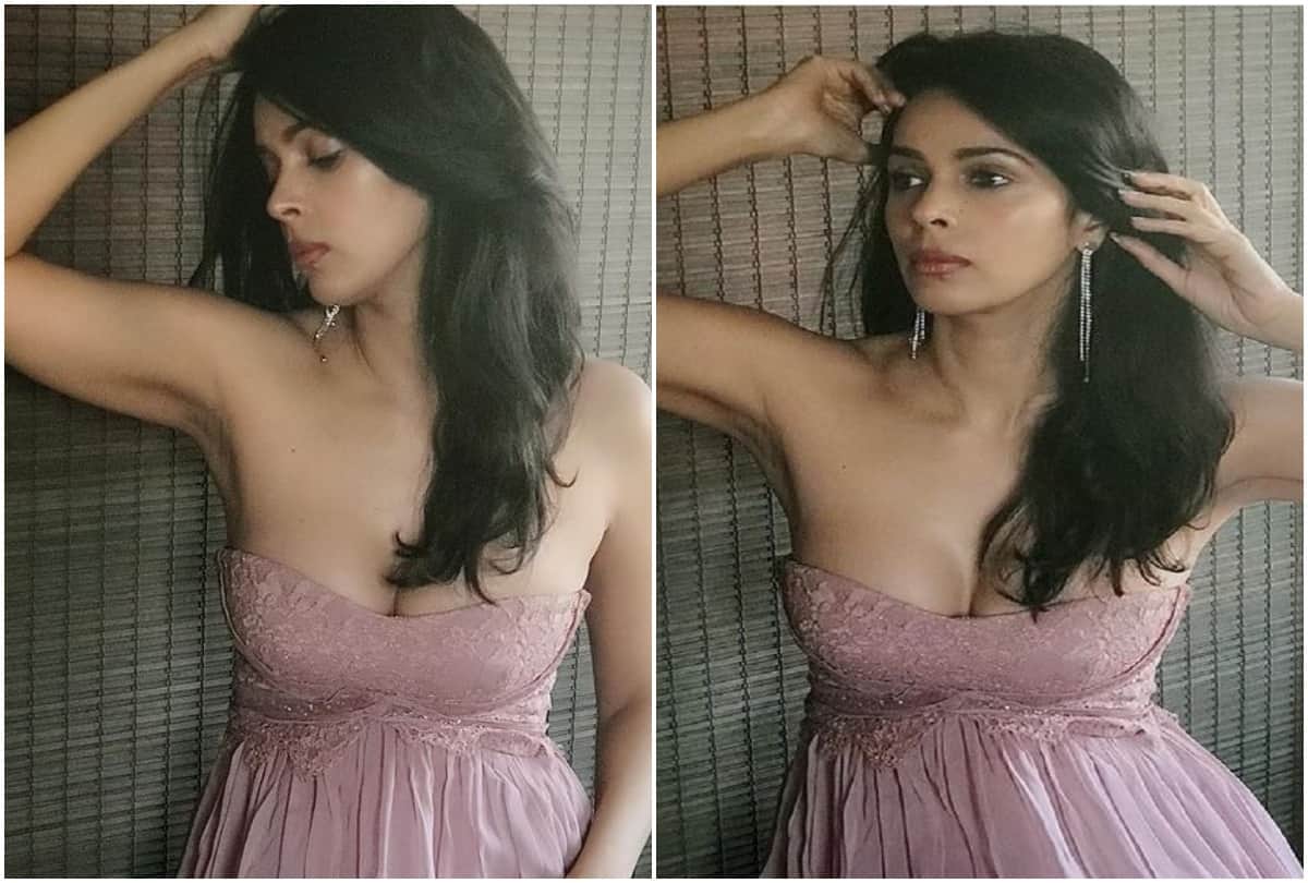 Mallika Sherawat Looks beautiful In Pink here her Her Latest Post